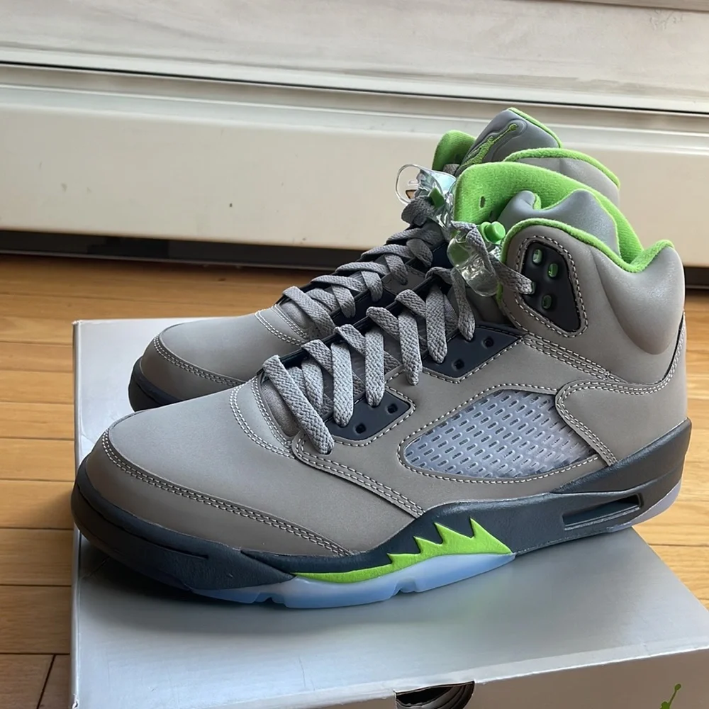 AUTHENTIC RARE  MENS JORDAN RETRO SILVER GREEN GREY SNEAKERS *NIB* SIZE 9.5